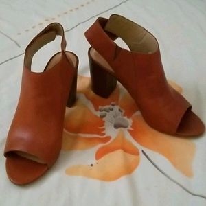 👠US 7 - Brown shoes
